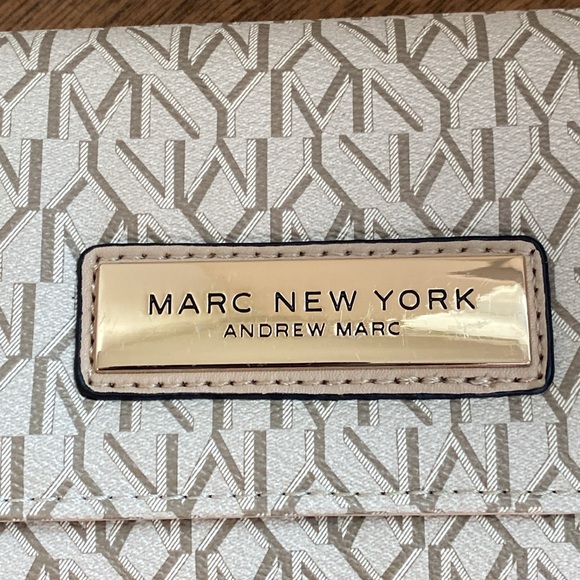 Marc New York EUC Logo Full-Size Wallet, Tan & Gold, Card & Coin Holder - Picture 5 of 13